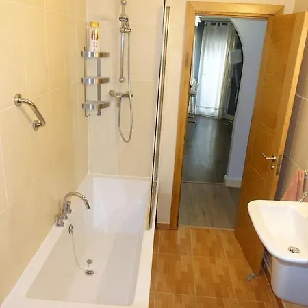 Antolin Yellow Door * Ponferrada