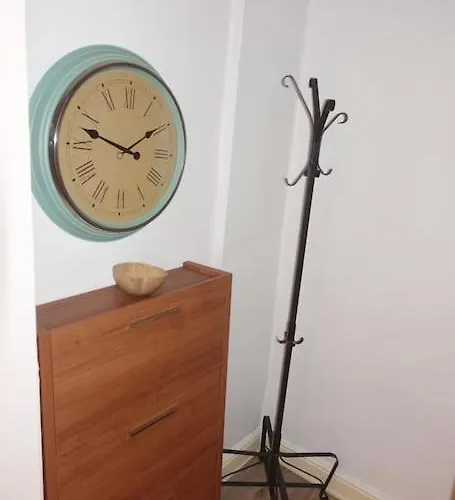 Antolin Yellow Door Ponferrada