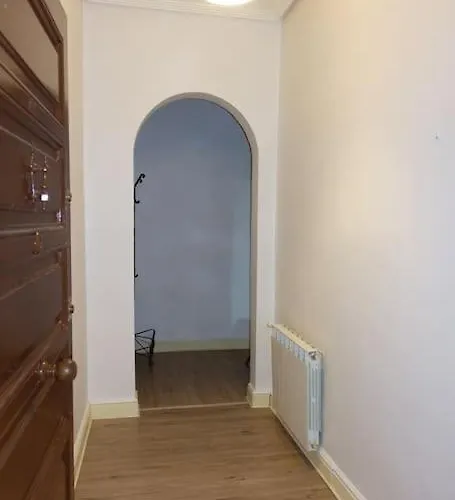 Antolin Yellow Door *